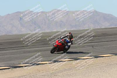 media/Oct-13-2025-Moto Forza (Mon) [[a66d839500]]/3-B Group/Session 2 (Bowl)/